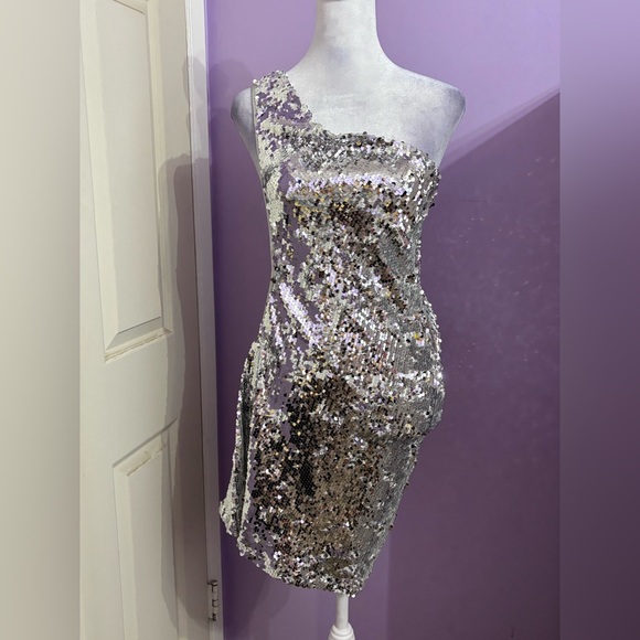 One Shoulder Sequin Clubbing Dress - Picture 1 of 5